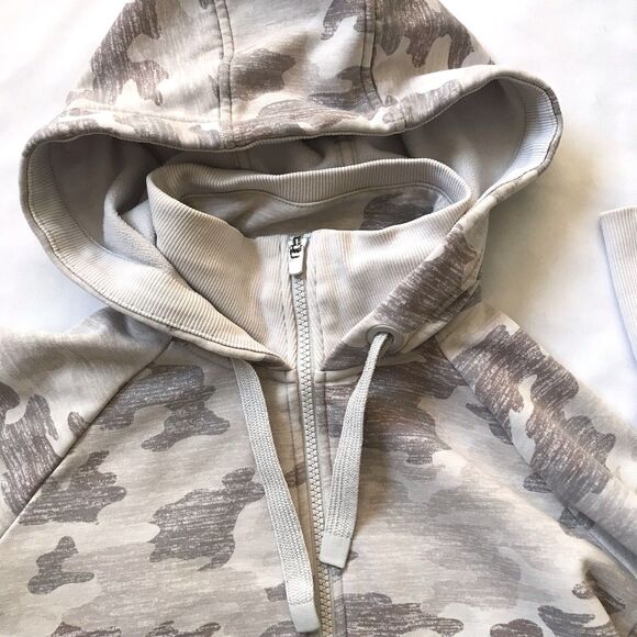 Athleta Triumph Hoodie Women Small Beige Gray Camo Thumbholes Jacket Heavy EUC - Picture 3 of 15